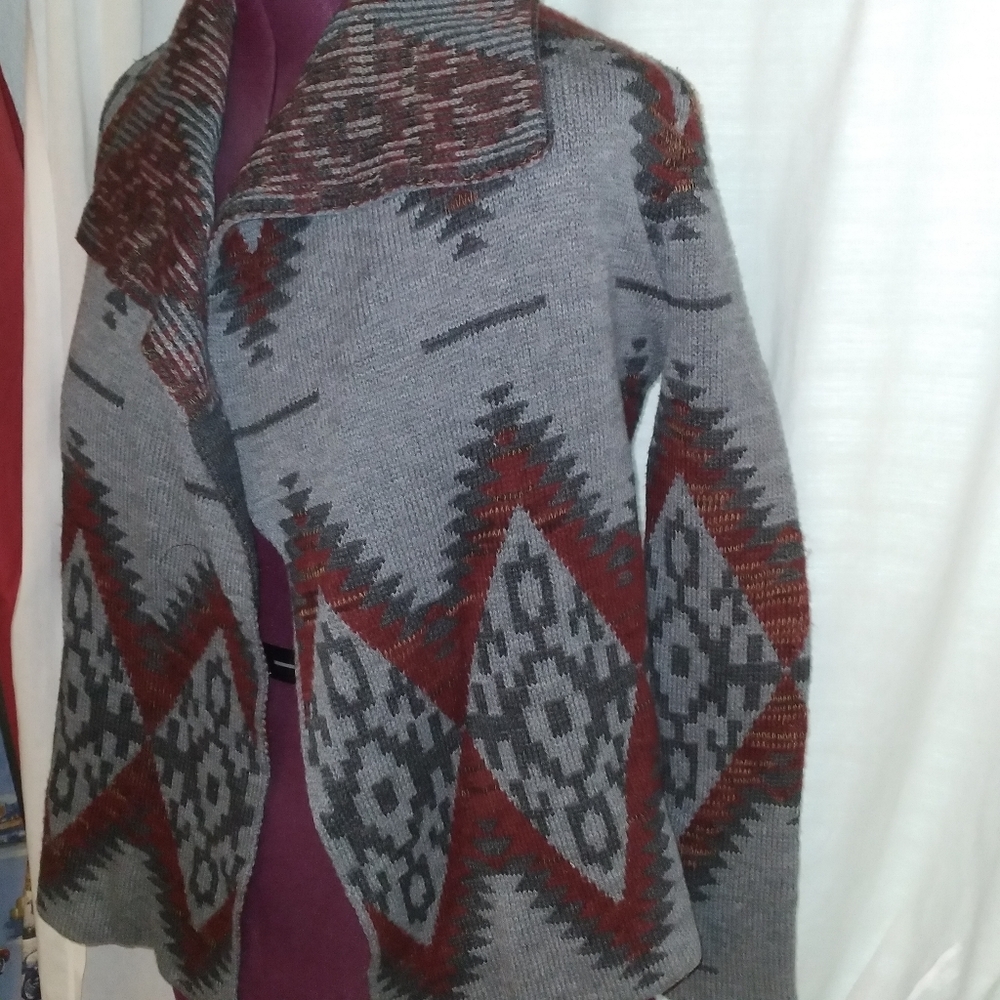 Beautiful Geometric pattern Wrap - Picture 3 of 7